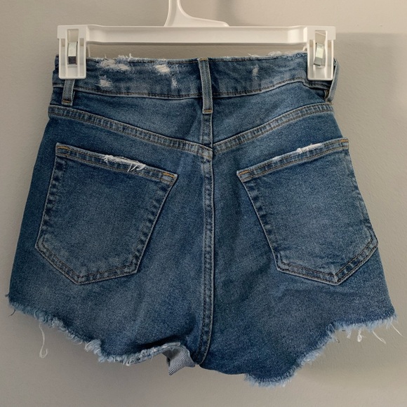 H&M high waisted denim shorts size 2 - Picture 2 of 3